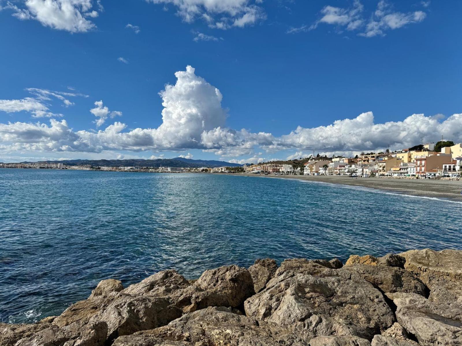 Brisas Del Mar Villa Caleta De Velez Luaran gambar